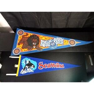 1980 Ringling Bros and Barnum & Bailey Circus & Sea World Pennant Banner 30” vtg